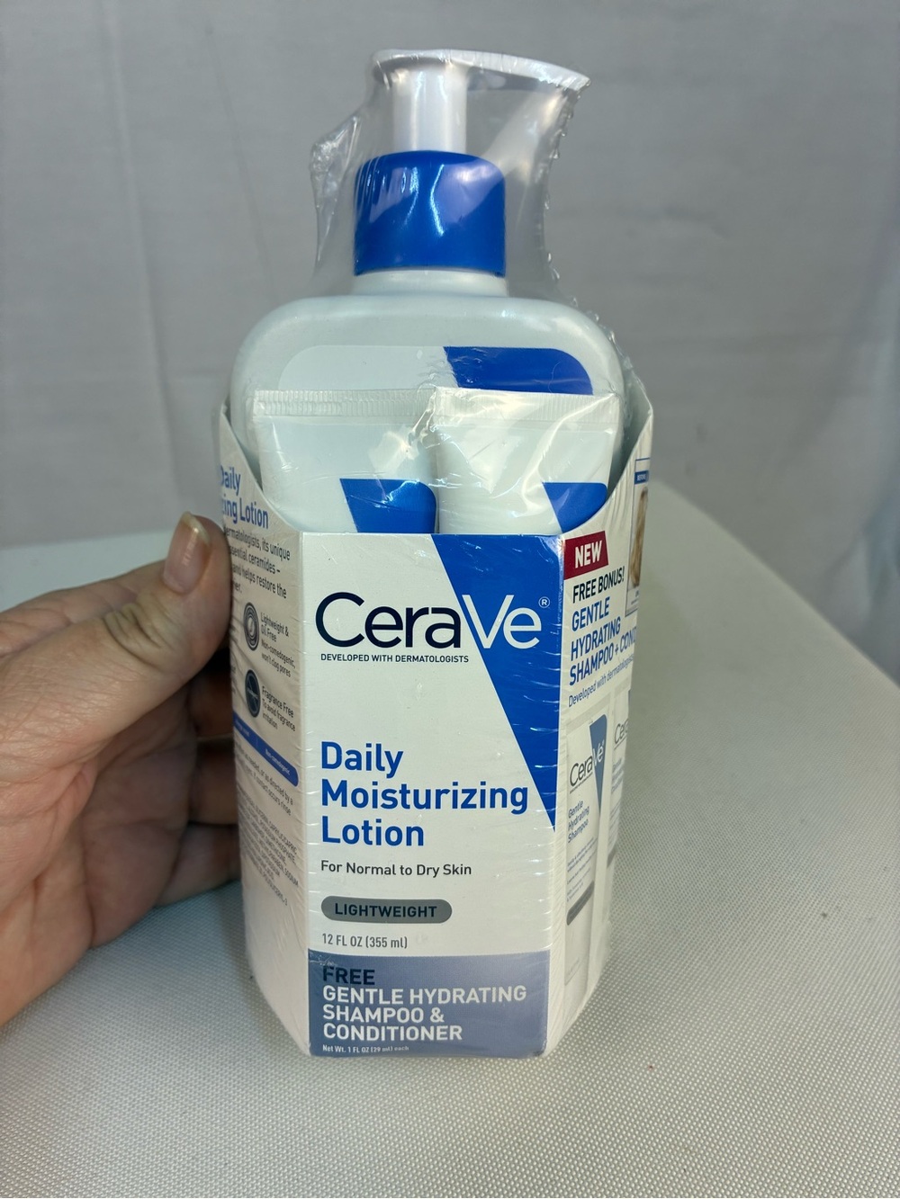 NIP Cerave Daily Moisturizing Lotion Lightweight  12 Oz